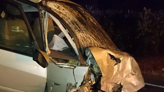 Un accidente de tráfico deja dos muertos y tres heridos en Gandía