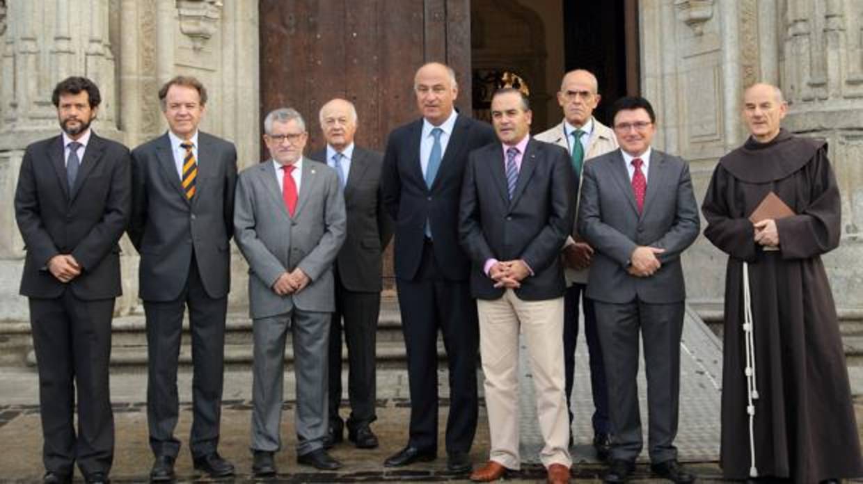 Autoridades en el acto celebrado este viernes en el convento de san Juan de los Reyes