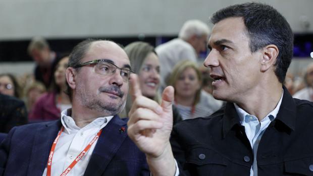 Sánchez y Lambán escenifican la tregua en el congreso regional del PSOE