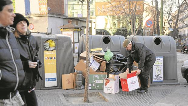 La huelga de basura continuará mañana por falta de acuerdo entre sindicatos y adjudicatarias