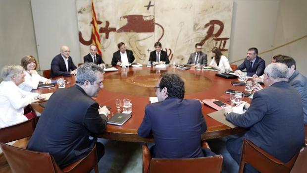 La independencia les «cuesta» 1,5 millones de euros al año a Puigdemont y sus consejeros