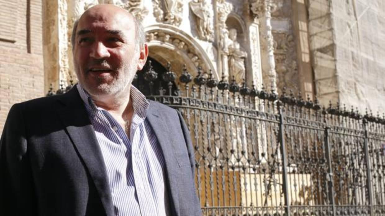 El alcalde de Calatayud, José Manuel Aranda (PP), ante la Colegiata de Santa María