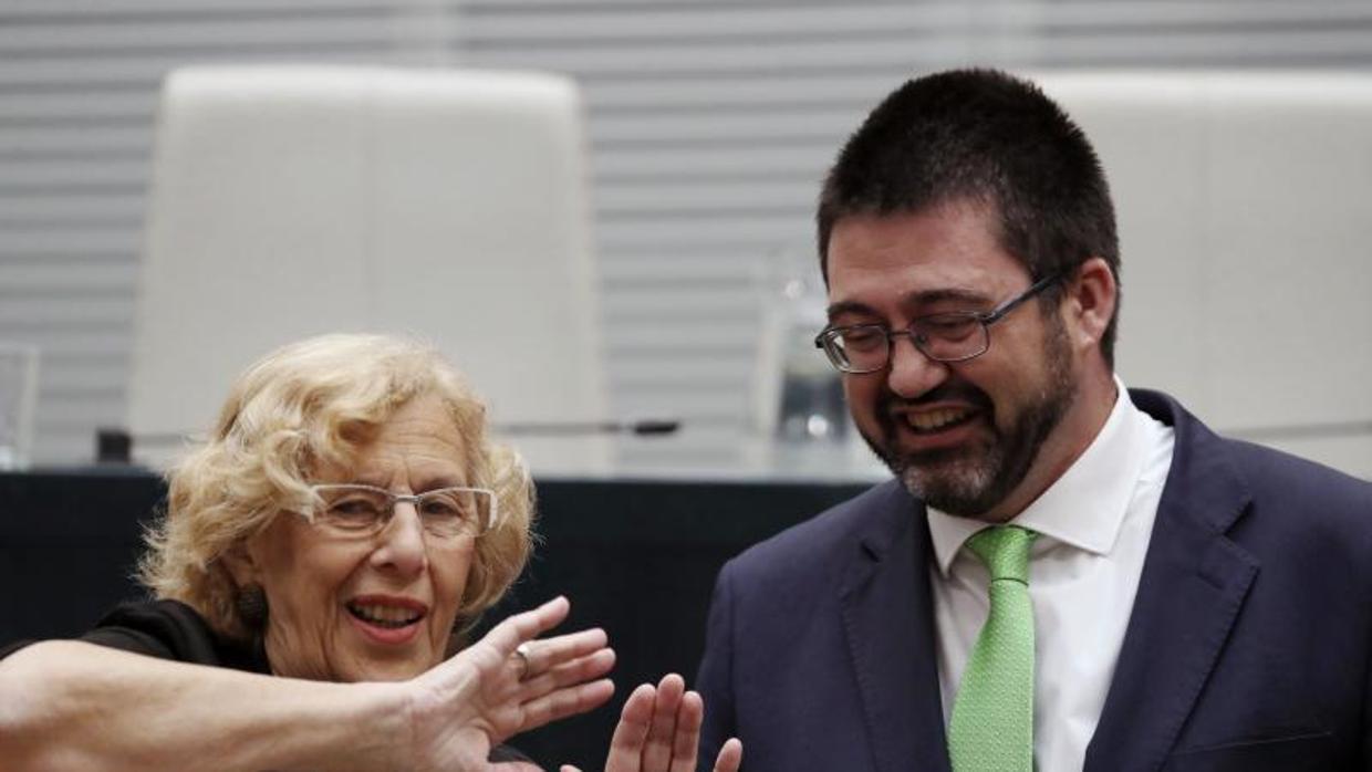 Carmena y Sánchez Mato, en el Pleno del Ayuntamiento