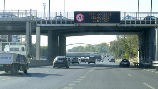 Madrid limita hoy la velocidad a 70 km/h en la M-30 y accesos por la contaminación