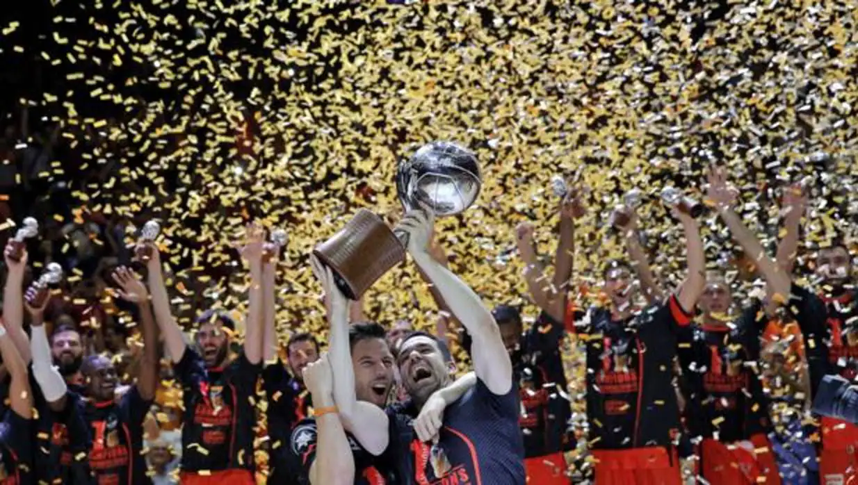 Imagen de la celebración del título de campeón de la ACB por parte del Valencia Basket