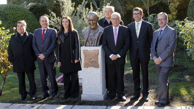 Colocan un busto sonriente del Papa Francisco en el Cigarral del Ángel de Toledo