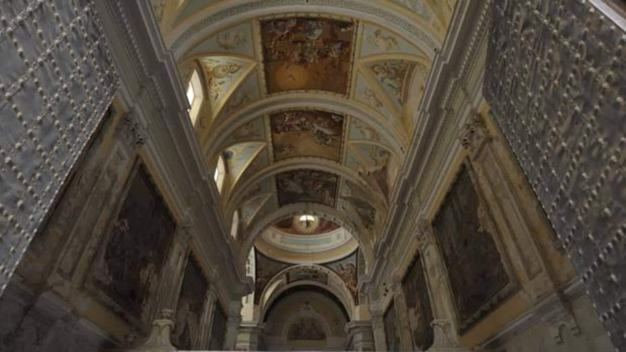 La riqueza decorativa y arquitectónica del barroco sobresalen en esta Cartuja en tierras oscenses