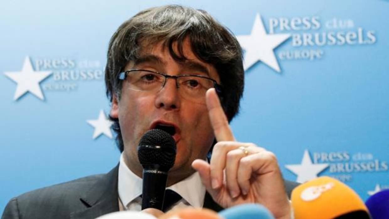 Puigdemont ha tomado esta decisión después de que el ministro de Hacienda, Cristóbal Montoro, le diera este martes un plazo de diez días hábiles para decidir