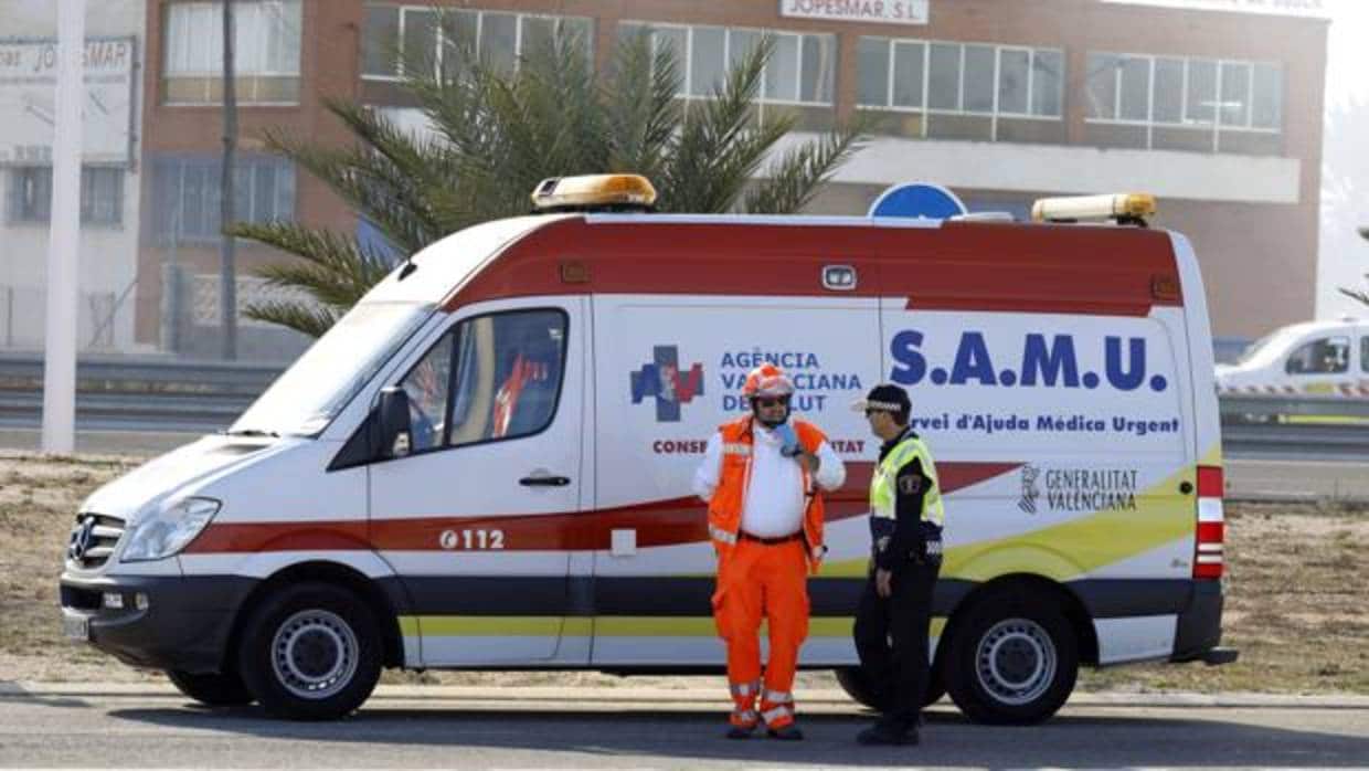 Imagen de archivo de una unidad del SAMU en Alicante