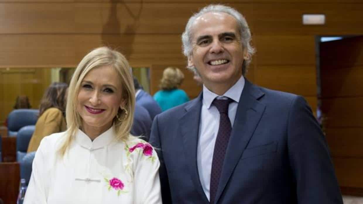 Cristina Cifuentes y Enrique Ruiz Escudero, en la Asamblea
