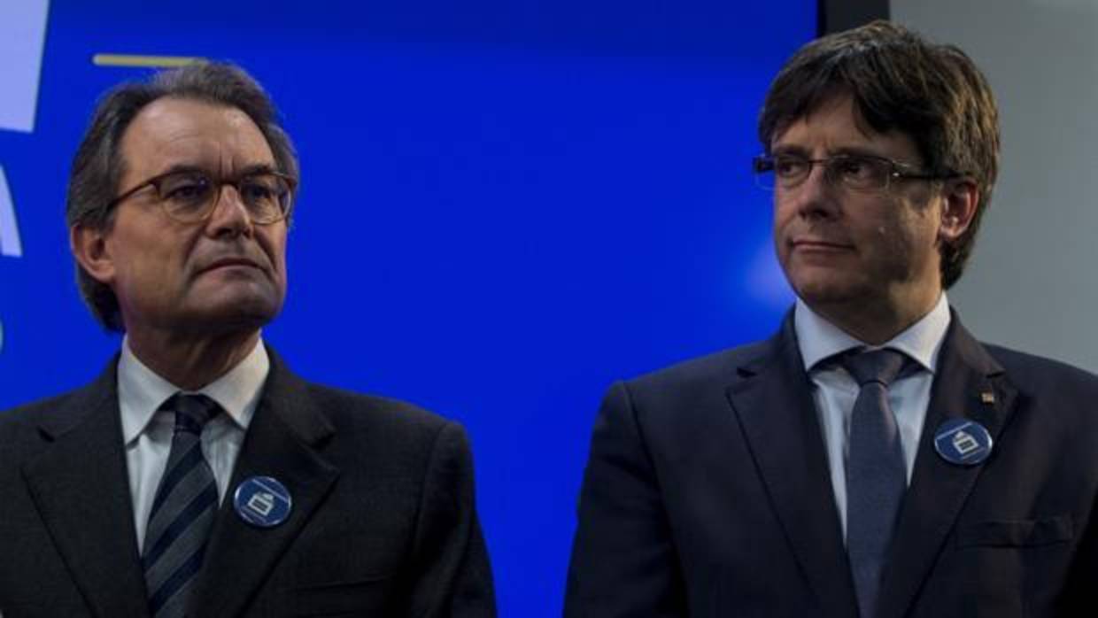 Artur Mas ayer junto a Carles Puigdemont