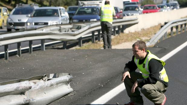 Tres muertos al chocar una furgoneta y un turismo en la C-12 en Benifallet (Tarragona)