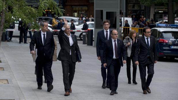 Los exconsejeros catalanes pedirán hoy su libertad al Supremo sin renunciar a la vía unilateral