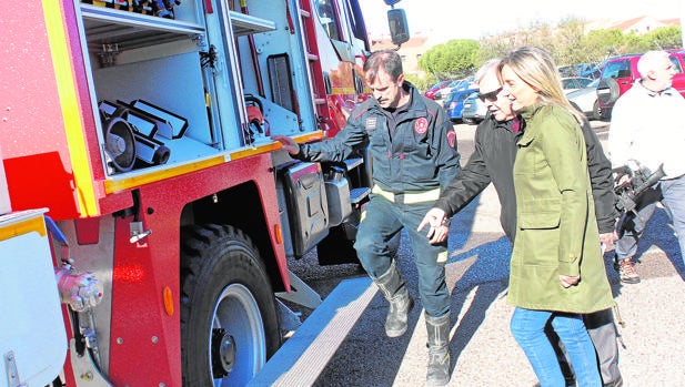 Los bomberos ya tienen la autombomba que llevaban pidiendo desde 2011