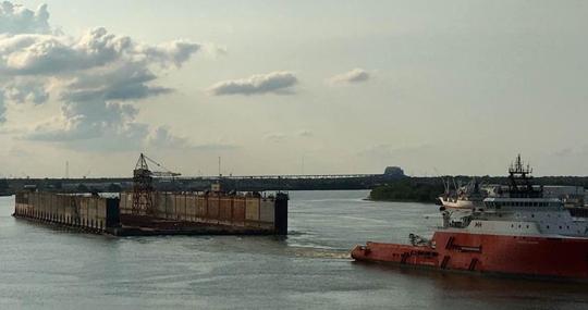 El dique flotante rumbo a Canarias en septiembre arrastrado por Pacific Dragon