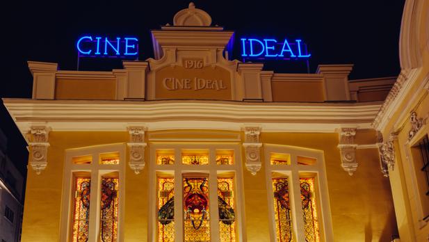 Los cines Ideal por fin abren las puertas tras un retraso inesperado en sus obras