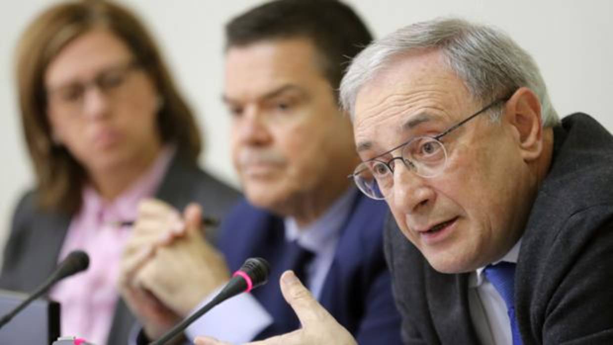 El director xeral de la CRTVG, Alfonso Sánchez Izquierdo, ayer en el Parlamento