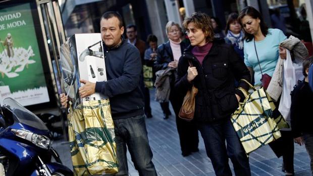 Estos son los cinco festivos en los que abrirán esta Navidad las grandes superficies de la Comunidad Valenciana