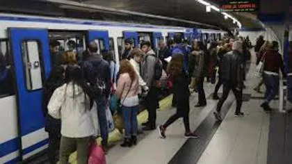 Metro y Cercanías duplican el servicio durante el Puente de la Constitución y la Navidad
