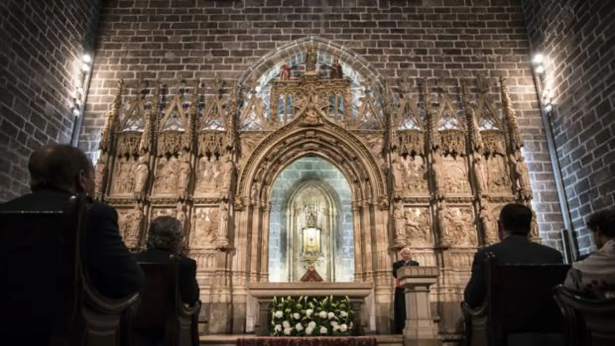 Imagen de la capitall del Santo Cáliz en la catedral de Valencia