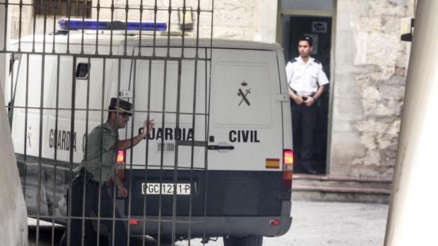 Detenidos dos pontevedreses que se amenazaron a punta de pistola por una deuda