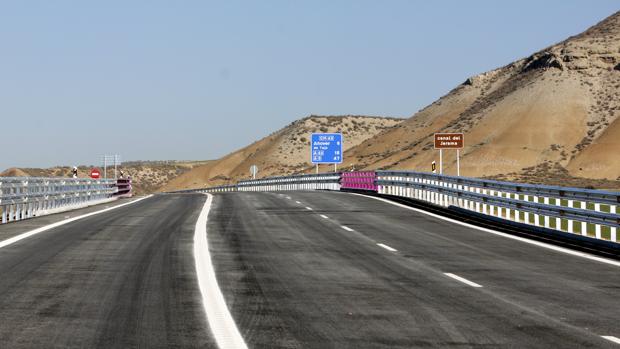La Junta aprueba 13,3 millones de euros para mejoras en cinco carreteras