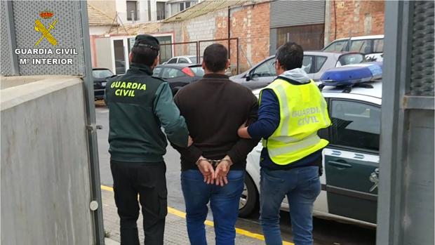 Detenido un empresario por intentar comprar 200 toneladas de naranjas con nombre falso