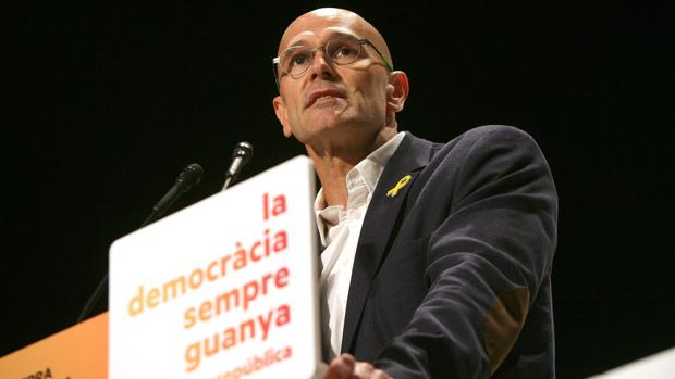 Romeva no se marchó a Bruselas porque lo pactó con Junqueras