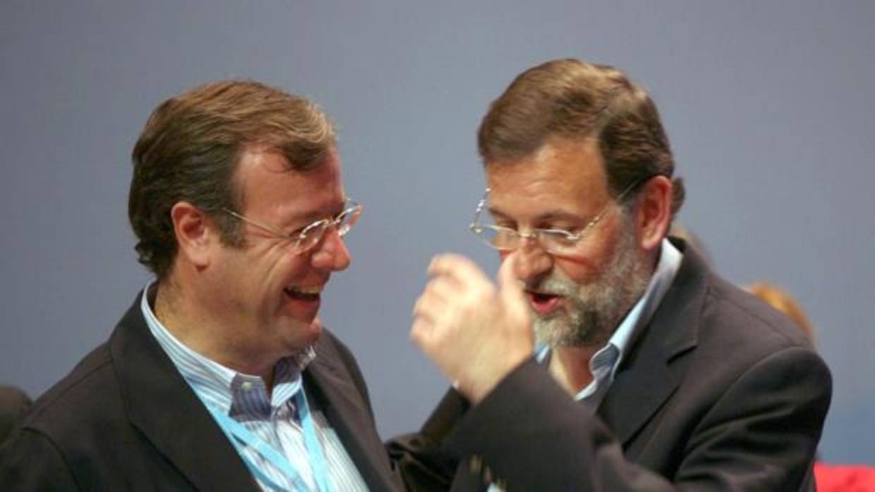 Antonio Silván y Mariano Rajoy, en una imagen de archivo