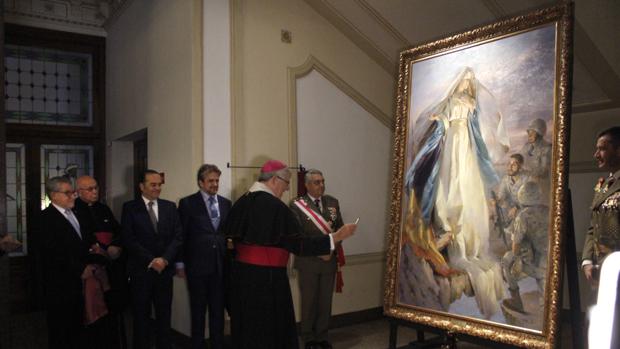 El arzobispo bendice el cuadro «Madre de los Infantes», obra en honor a la Inmaculada