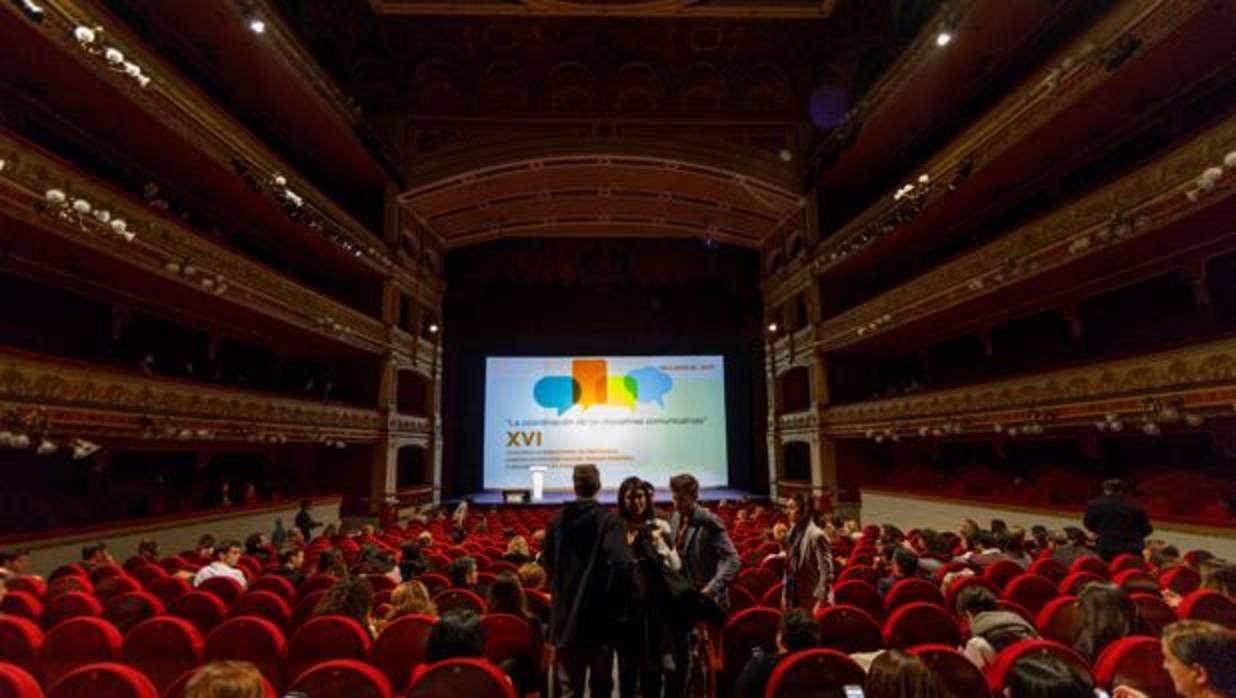 El Teatro Calderón de Valladolid, durante el transcurso del Congreso Internacional de Protocolo
