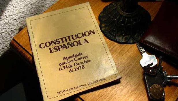 ¡Larga vida a la constitución!