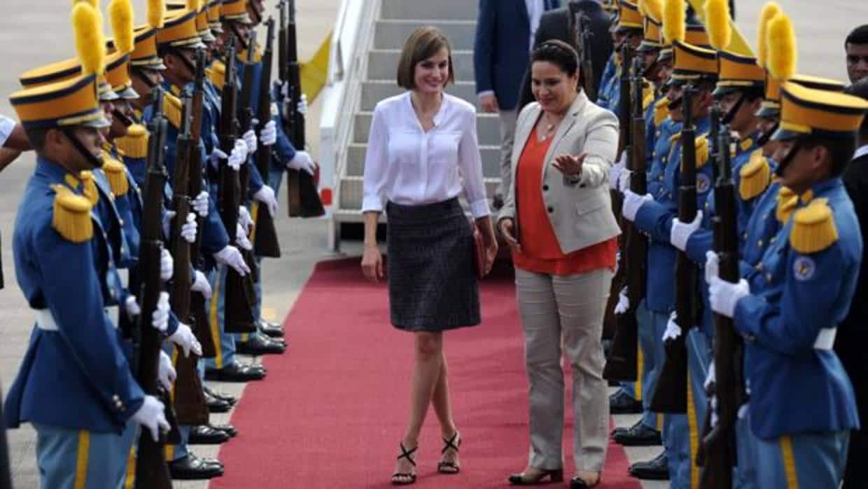 El primer viaje de cooperación de la Reina Letizia fue a Honduras en 2015