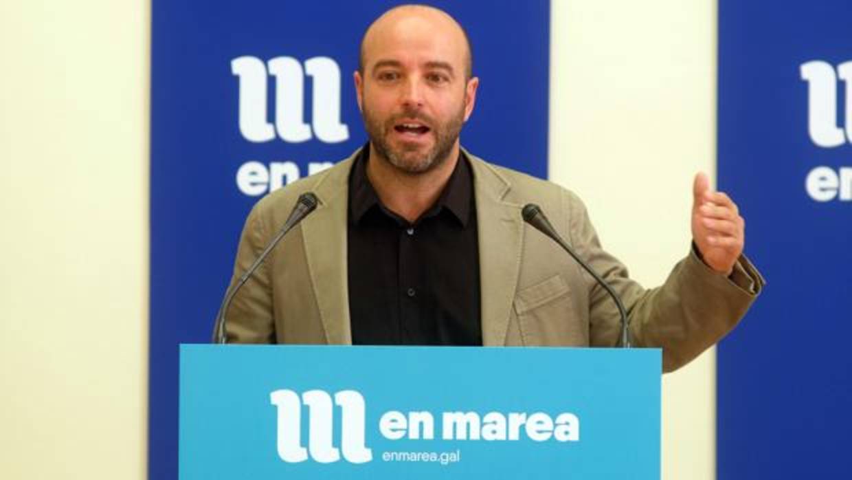 El líder de En Marea, Luís Villares, durante una rueda de prensa