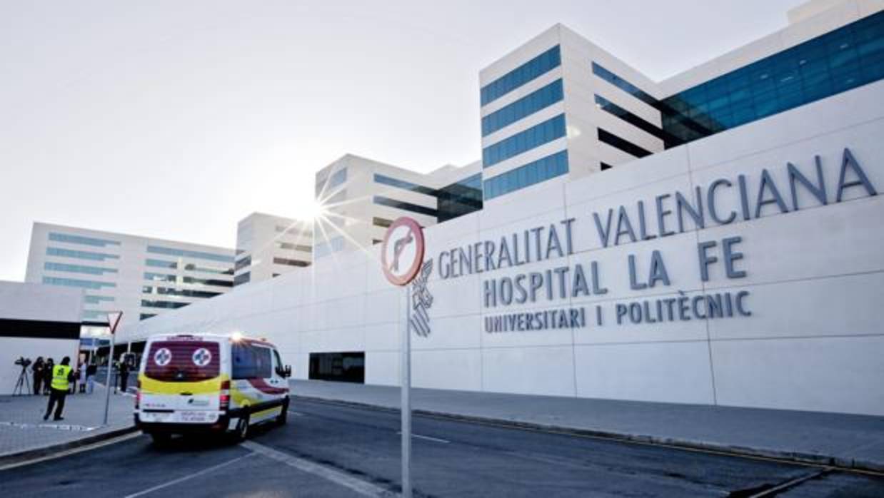Hospital La Fe de Valencia, donde ha sido trasladado el ciclista atropellado este martes