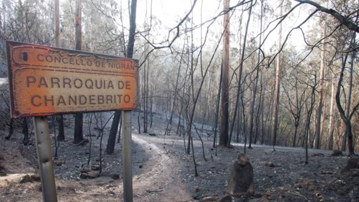 La parroquia de Chandebrito, golpeada por el fuego en octubre