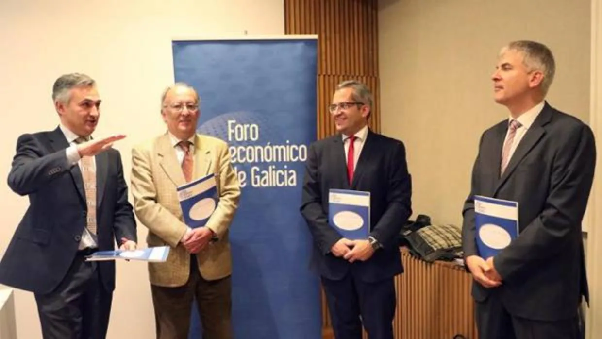 Los economistas del Foro Económico de Galicia en la presentación de su último informe