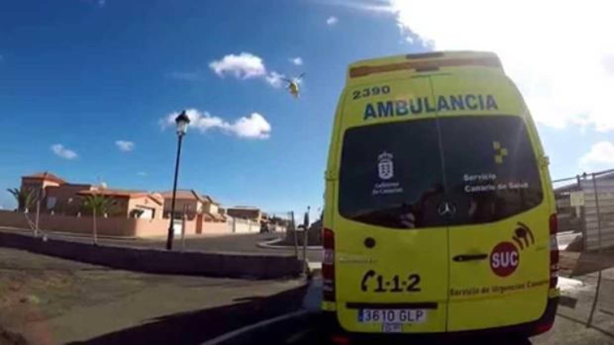 Muere al caer 15 metros tras derrumbarse el techo de en un garaje en Tenerife