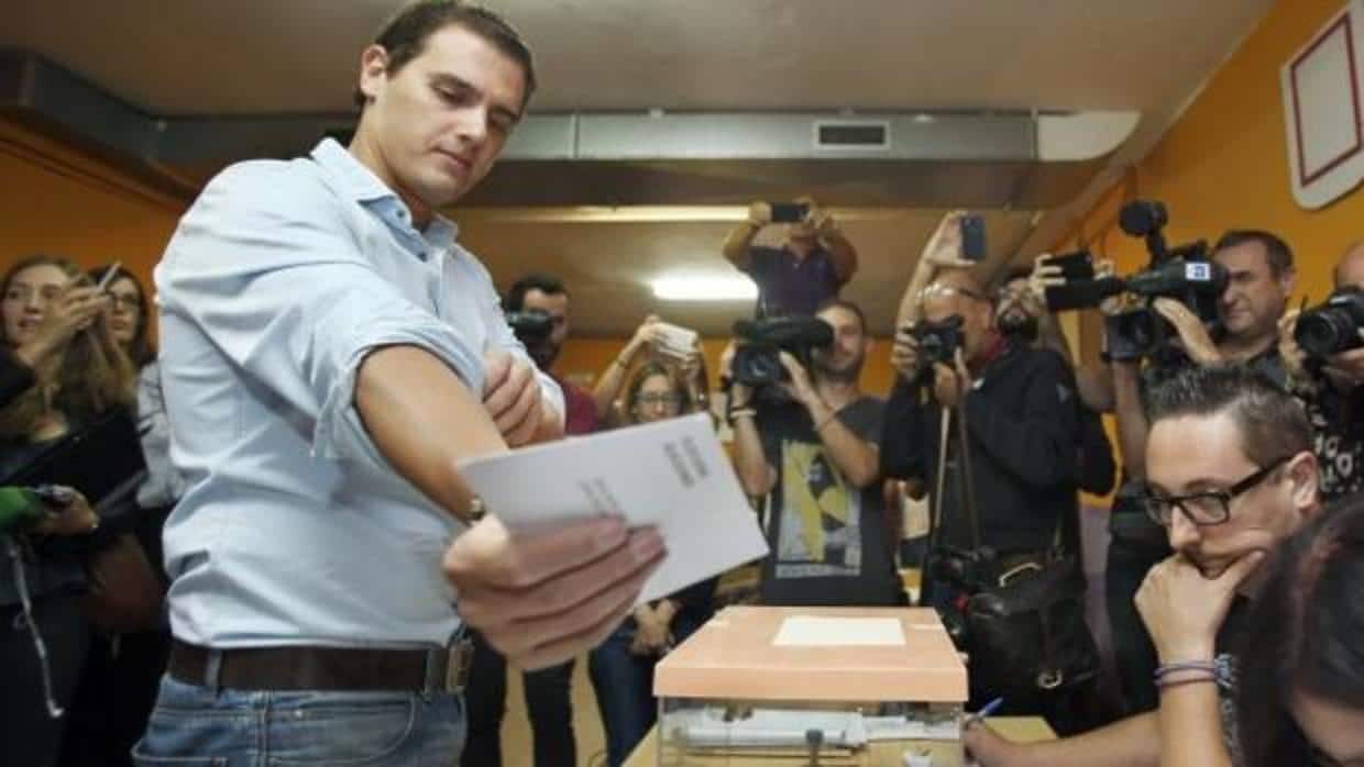 Albert Rivera votando en 2015