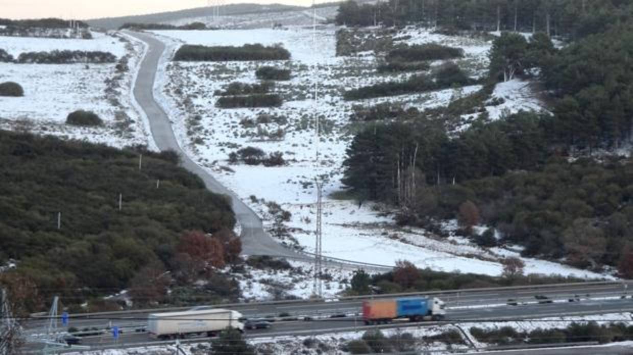 Nieve en el puerto del Manzanal, en El Bierzo, en una imagen de archivo