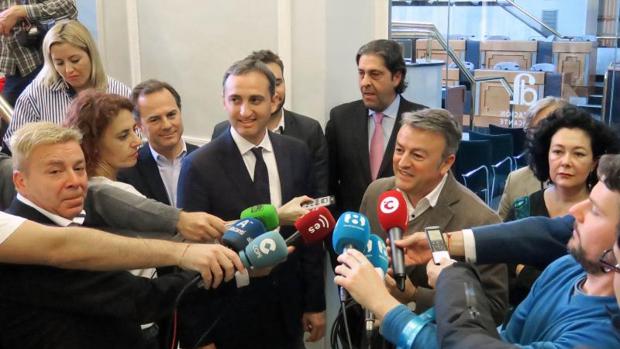 Los grupos políticos de la Diputación felicitan la Navidad a los medios y les piden informar en positivo