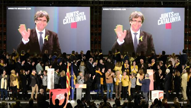 Puigdemont hace campaña a costa de los atentados de Barcelona y Cambrils