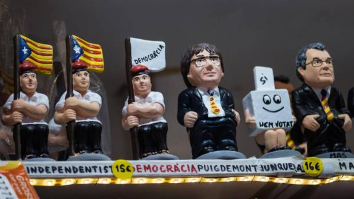 Caganers con la figura de Puigdemont y Mas