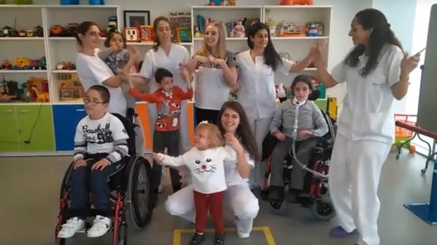 Los niños hospitalizados en Parapléjicos felicitan la Navidad con un precioso vídeo