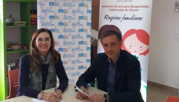 Aguas de Alicante y AODI firman un convenio de para la realización de la campaña «Respirando en Navidad»