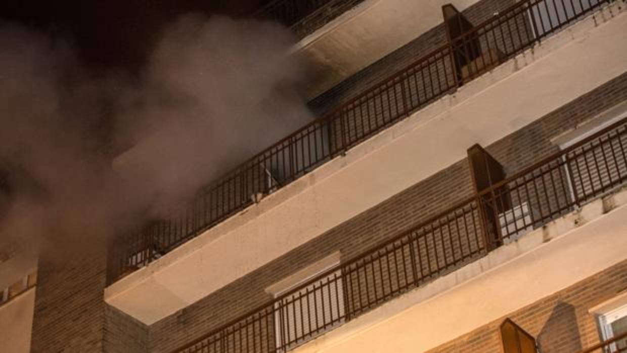El humo se propagó rápidamente por toda la vivienda