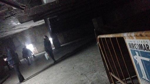 Imagen del interior del túnel donde se accedía a la fiesta