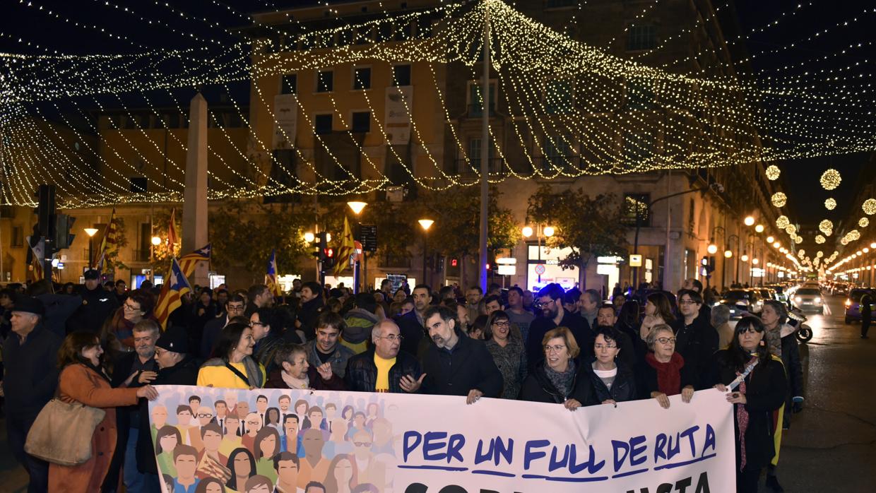 Unas 2.000 personas participan en Palma en una marcha «hacia la soberanía»