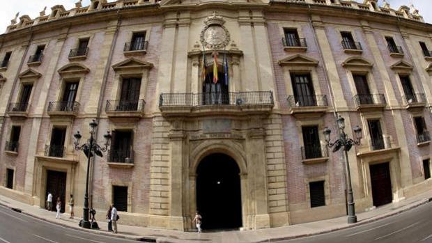 El TSJ revoca el recorte que la Generalitat hizo en 2012 en la prestación al padre de un joven dependiente