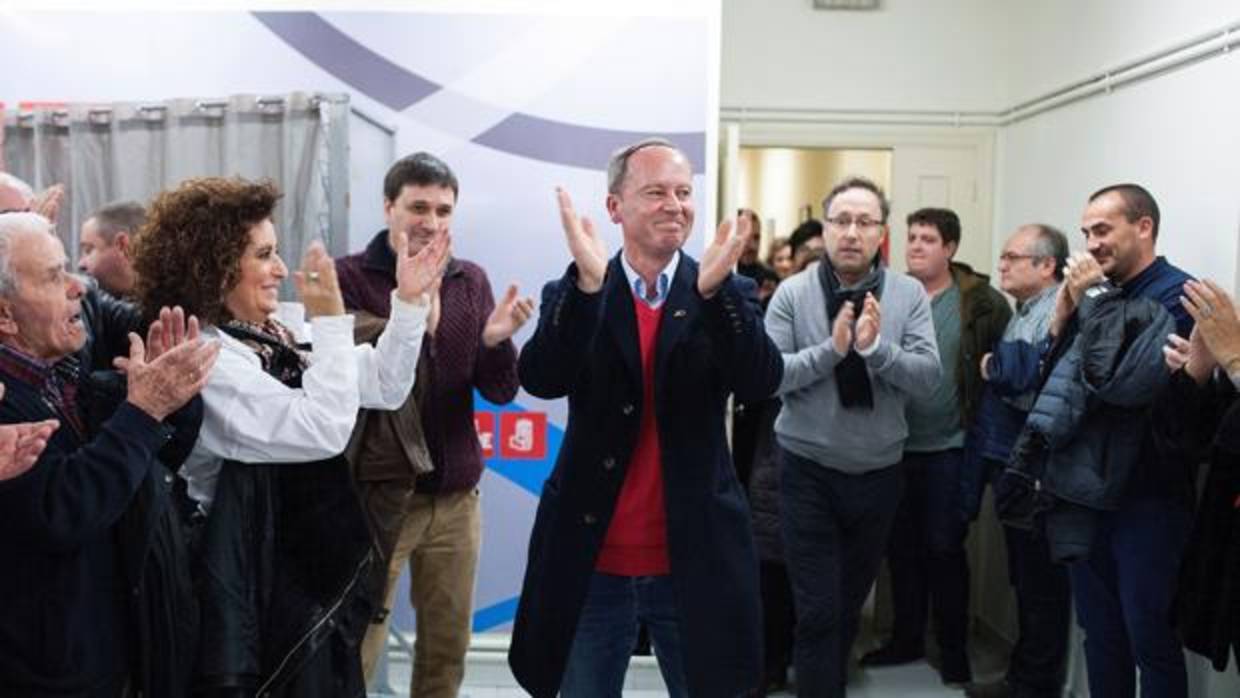 Villarino celebra su victoria en las primarias del PSdeG en la provincia de Orense